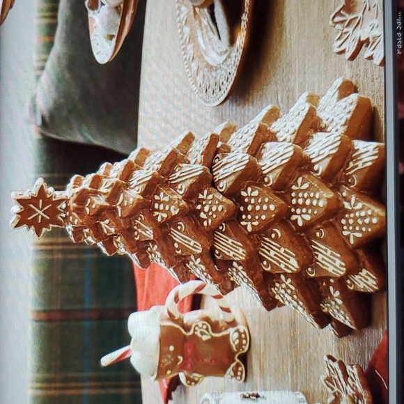 Pottery Barn Gingerbread Cookie Jar BNIB - Picture 4 of 4